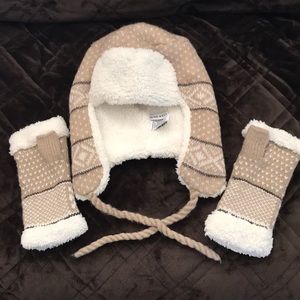 Nine West Hat and fingerless gloves set